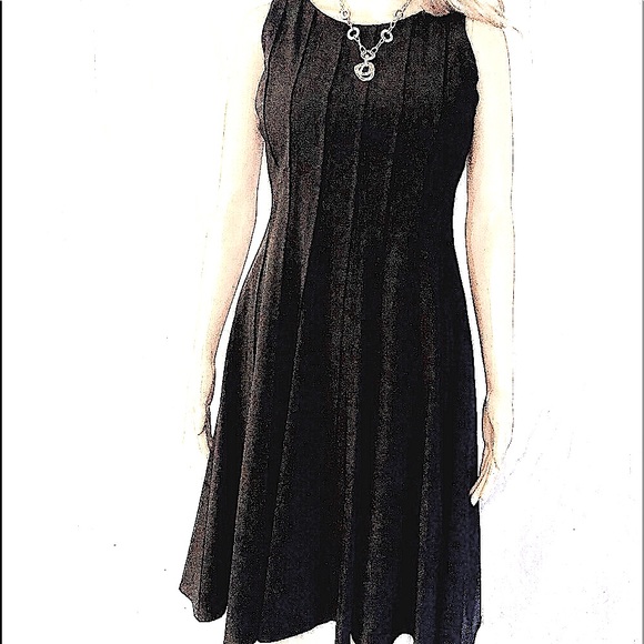 Calvin Klein Pleated Sift Lightweight Summer Dressy Dress ENC - Picture 2 of 4